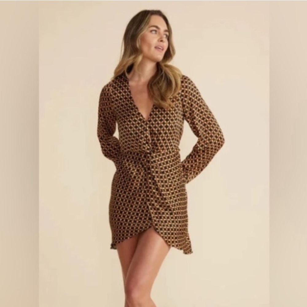 0140 - MINKPINK Black and Gold Patterned Dress